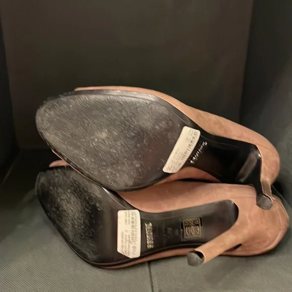 Schutz Nobuck Yucca Suede High Heel  Bootie Size 7.5 - Picture 9 of 9